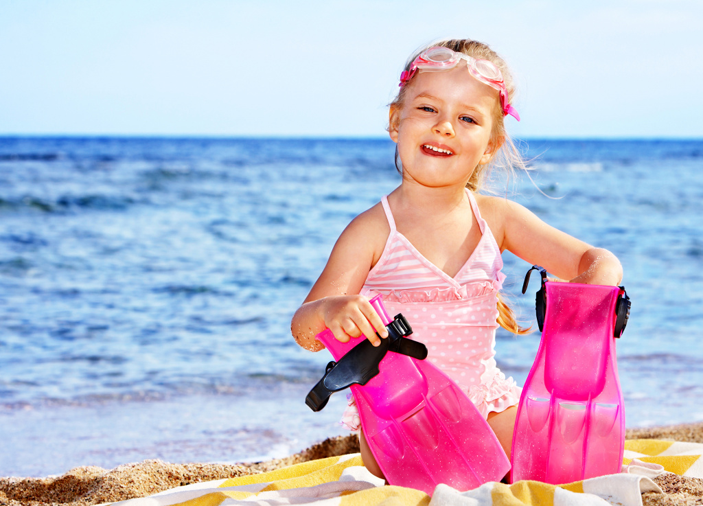 Детские ласты для плавания – идеальное средство для того, чтобы маленькие пловцы могли наслаждаться водными просторами и развивать свои плавательные навыки. 